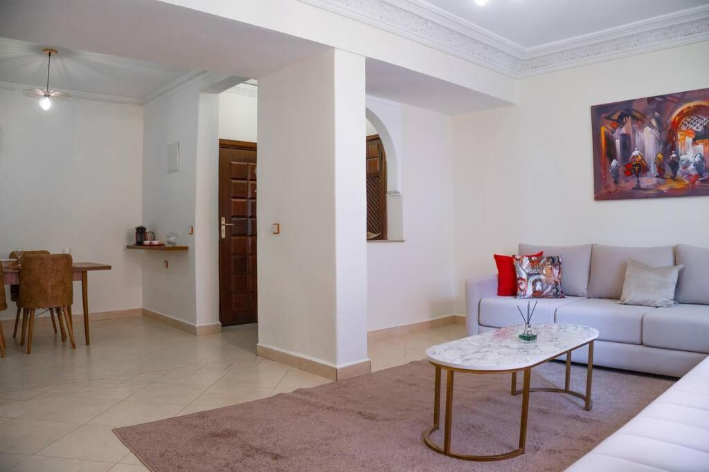 Appart Bien Place Et Fonctionnel Marrakesh Bagian luar foto